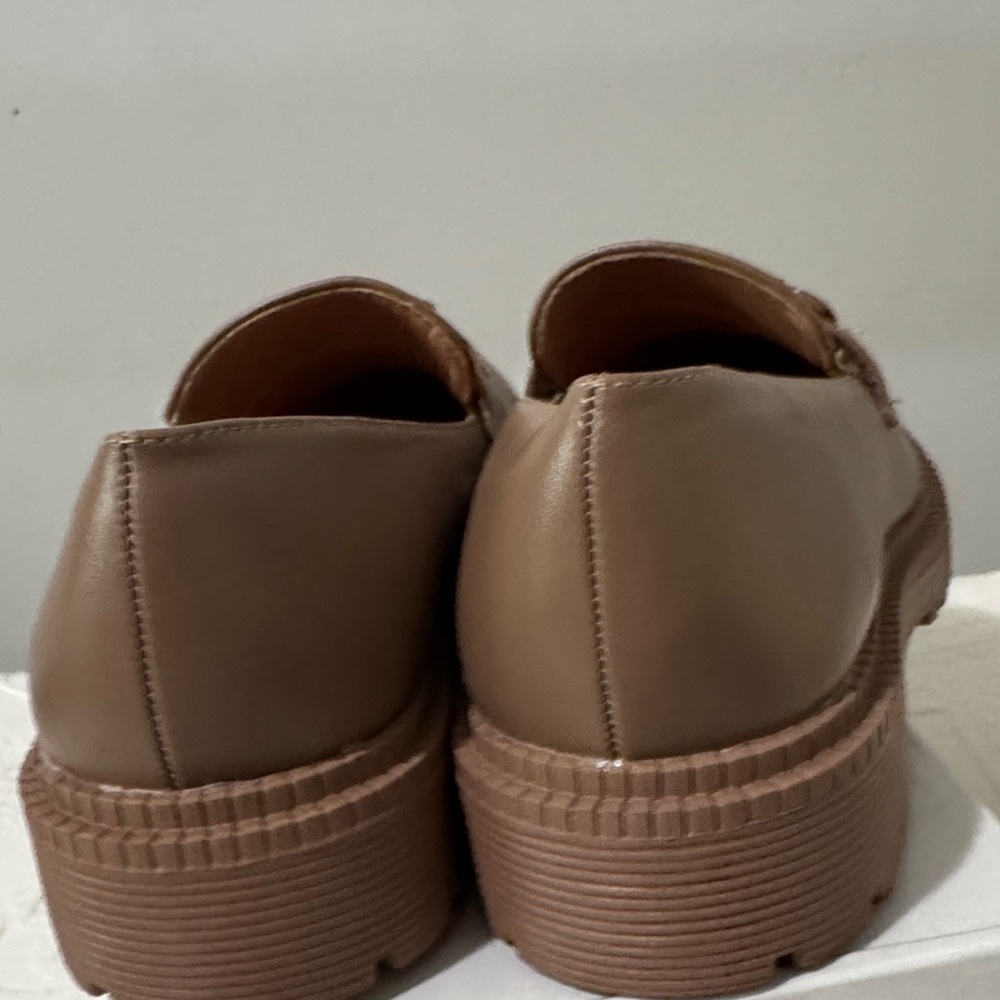 Stylish Brown Loafers with Silver Detail - Picture 3 of 4